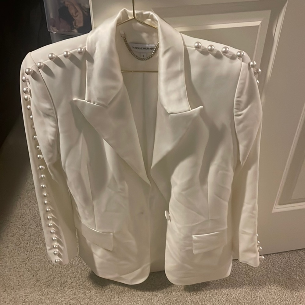 NADINE MERABI CHARLOTTE WHITE BLAZER & WHITE PANTS